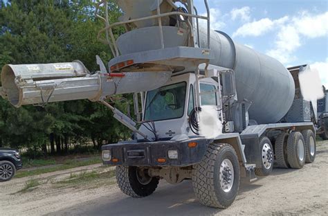 Made with Hardox Steel. . Used 3 yard concrete mixer truck for sale
